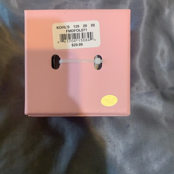 Rose gold watch new in box. Imitation diamond around face. - Picture 4 of 9